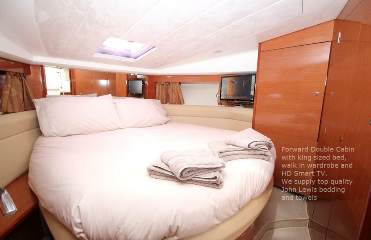 Zen Dog Luxury Motor Yacht Hotell Lymington Eksteriør bilde